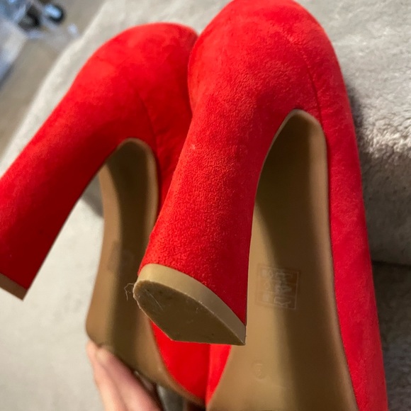 Moda Spana red faux suede peep toe heels - Picture 11 of 13